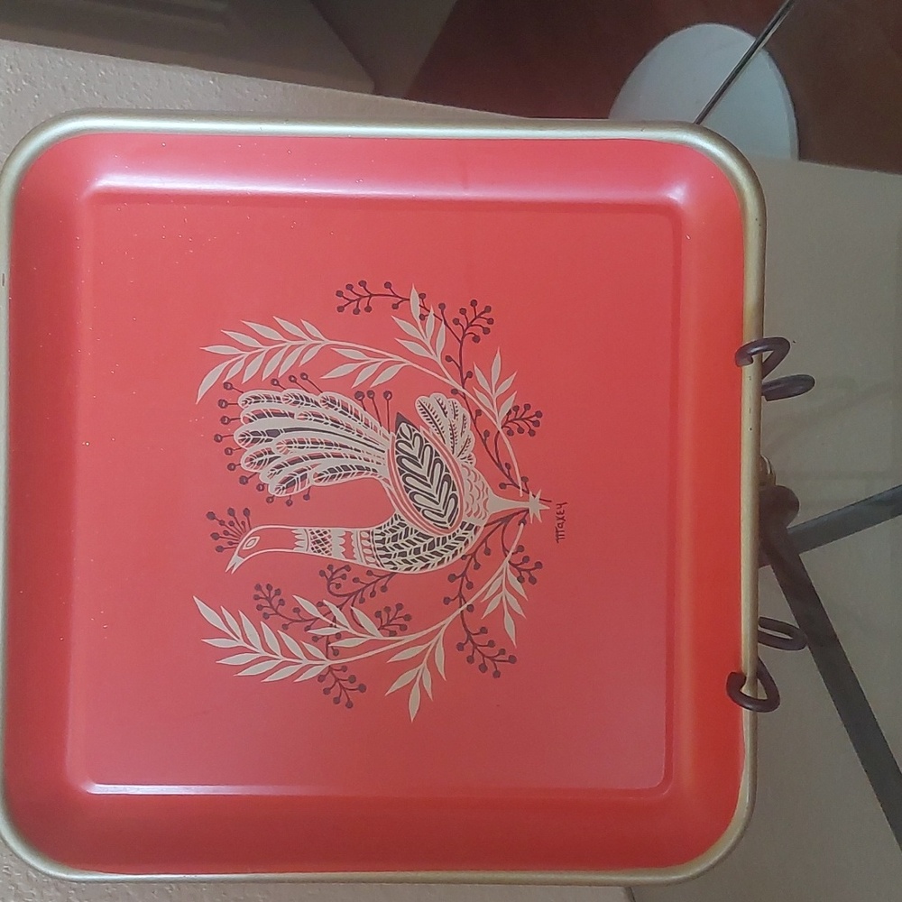 Maxey Red Tin Trey